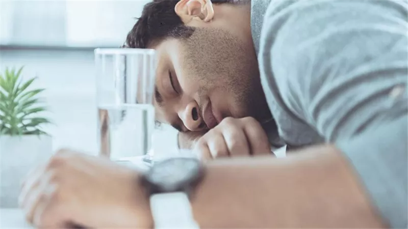 تعرف على علاقة الجفاف بضغط الدم