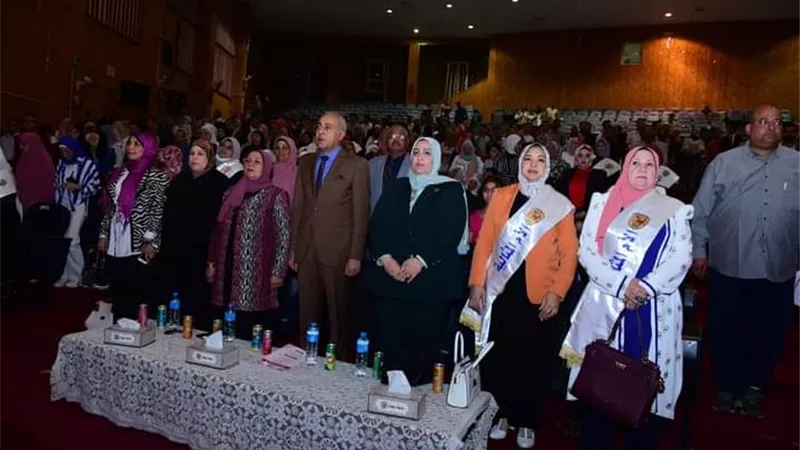 جامعة سوهاج تنظم احتفالية لتكريم الأمهات المثاليات.. صور
