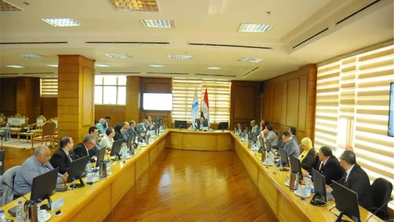 جامعة كفر الشيخ تناقش استعدادات الجامعة لامتحانات