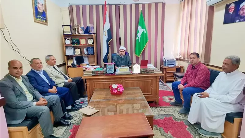 الجنيدى يجتمع بمديرالامتحانات ورئيسى لجنتى النظام والمراقبة