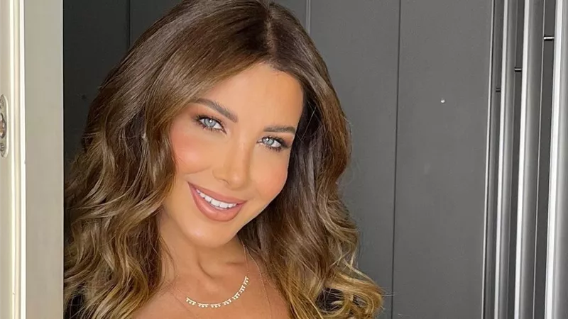 نانسي عجرم توجه رسالة لجمهورها برفقة ابنتها