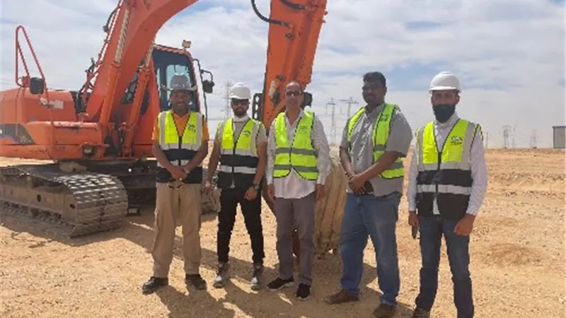 القوى العاملة تتابع العمالة غير المنتظمة في مواقع العمل بأسوان