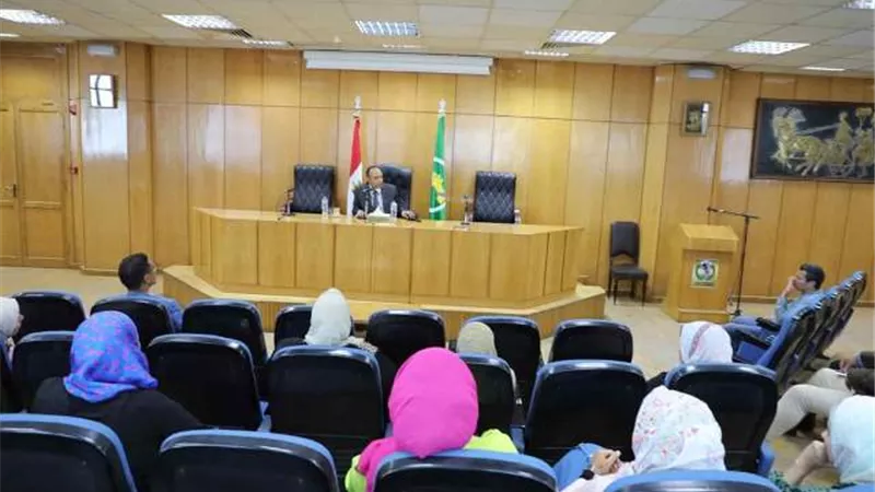 إنشاء مركزا للدراسات الفكرية لتطوير الأداء الحكومي وقياس الرأي