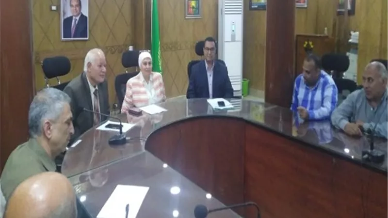مدير تعليم القليوبية تناقش الاستعدادات لامتحانات الدبلومات الفنية