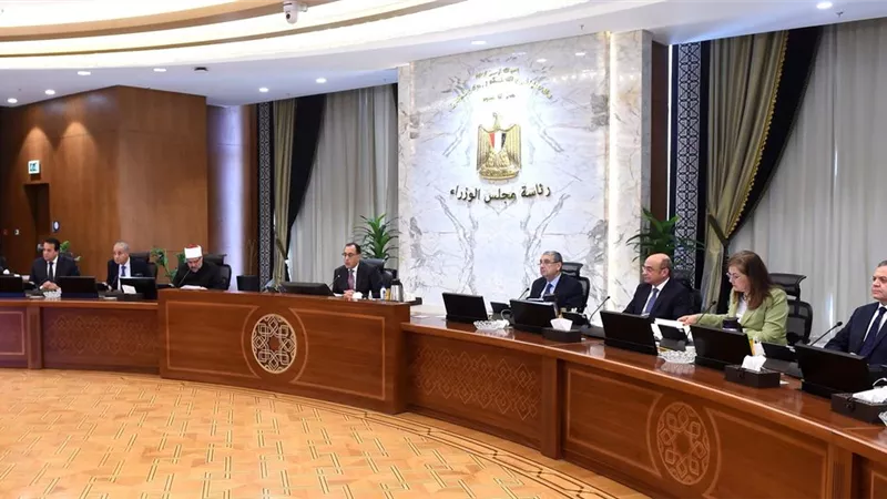 الحكومة: إعفاء 20 قطاعاً صناعياً من الضريبة العقارية لمدة 3 سنوات
