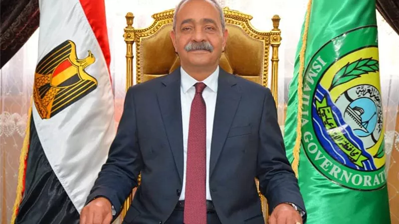رفع الإشغالات وغلق المنشآت المخالفة بحي ثان الإسماعيلية