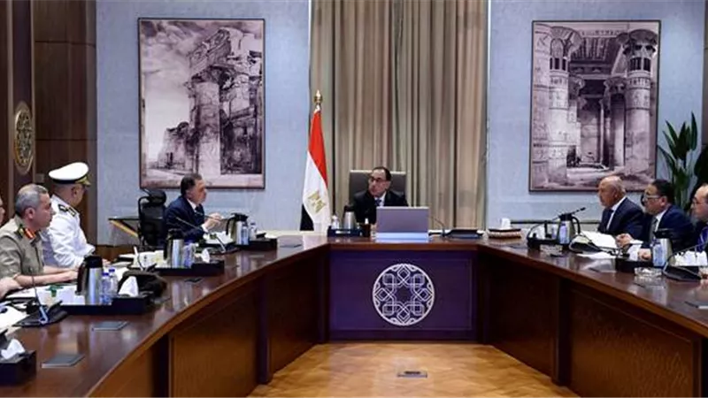 رئيس الوزراء يتابع مستجدات منظومة النقل الذكي على الطرق السريعة