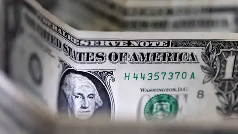 سعر الدولار يتراجع خلال شهرين.. بشرى سارة من خبير اقتصادي