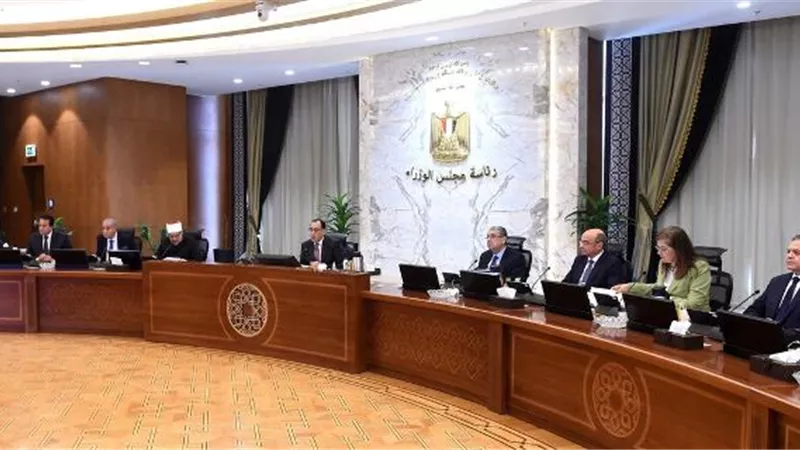 إعفاء 20 قطاعا صناعيا من الضريبة العقارية لـ3 سنوات.. تيسيرات من الحكومة للمستثمرين
