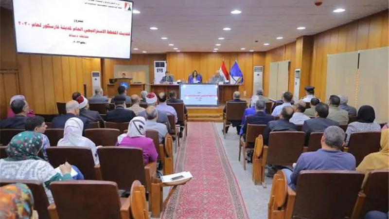محافظ دمياط تناقش الموقف بملف التصالح فى مخالفات البناء