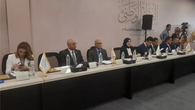 مقرر لجنة الثقافة بالحوار الوطنى: الهوية تعرضت لإشكاليات العمولمة وطغيان الانترنت