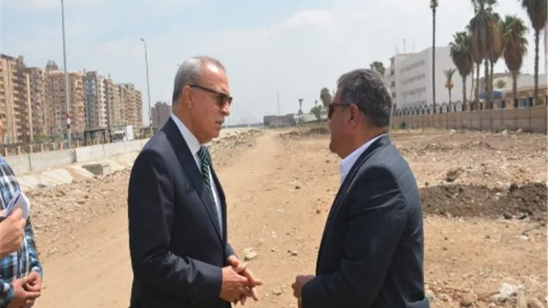 محافظ القليوبية يتابع أعمال تطوير ورصف كوبري المصنع الحربي