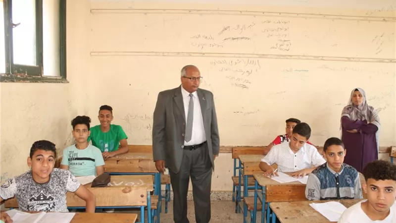 استبعاد رئيس اللجنة والمراقب الاول ومراقب الدور و٢ من الملاحظين