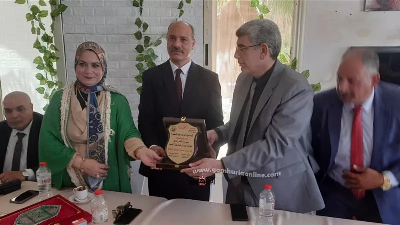 تعليم الاسكندرية يكرم مدير عام برج العرب لبلوغه سن التقاعد