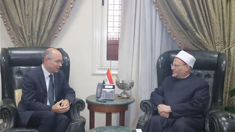 المفتي يستقبل سفير المجر لبحث تعزيز التعاون الإفتائي