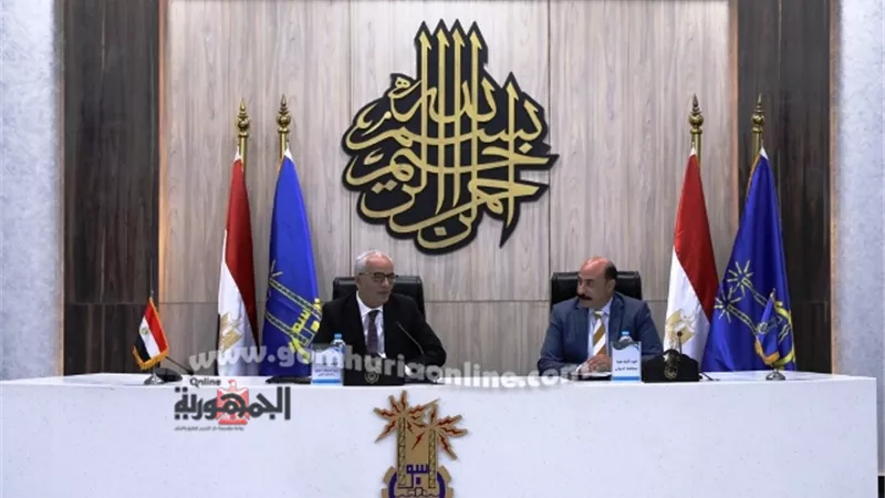 إجتماع موسع لوزير التربية والتعليم ومحافظ أسوان مع قيادات التعليم