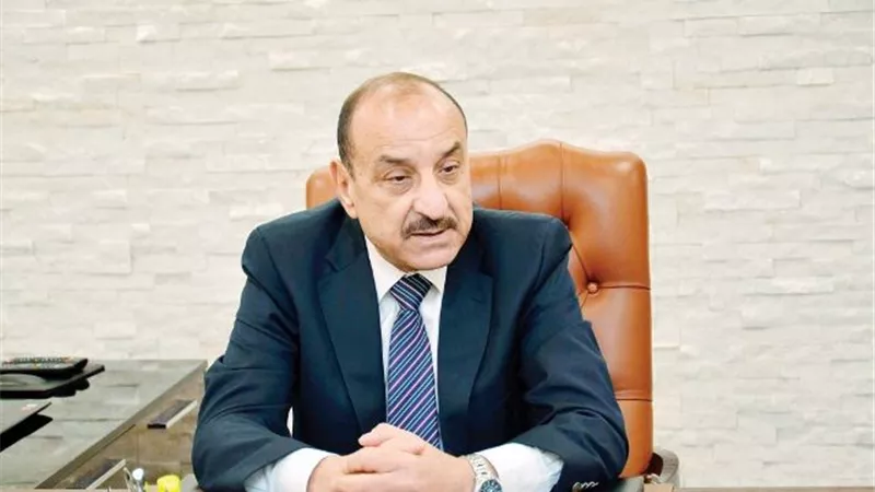 هل قرار البنك المركزي بثبيت الفائدة يؤثر على الاقتصاد؟ خبير يجيب