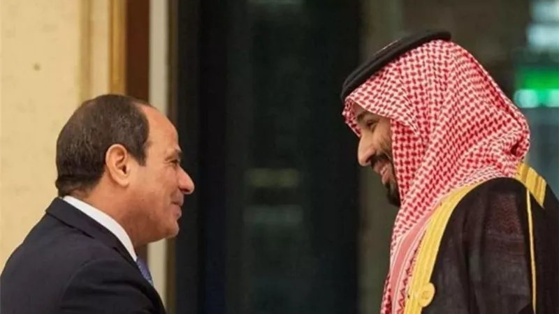 ولي العهد السعودي يستقبل الرئيس السيسي في مقر انعقاد القمة العربية بجدة