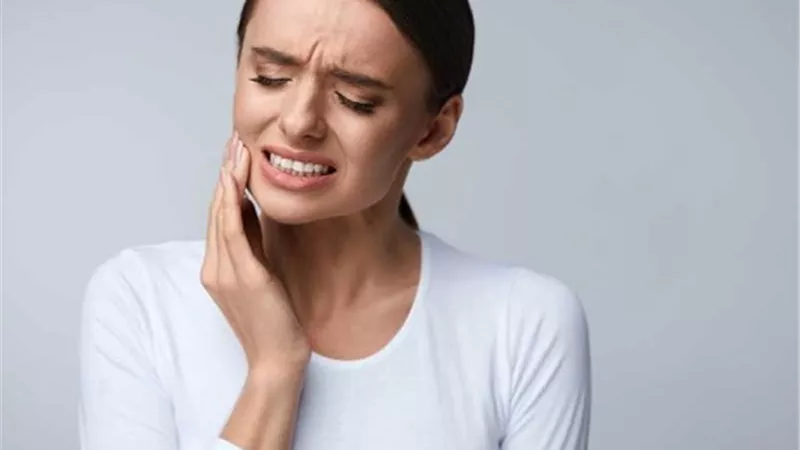 أطعمة تدمر أسنانك.. ينصح بالابتعاد عنها