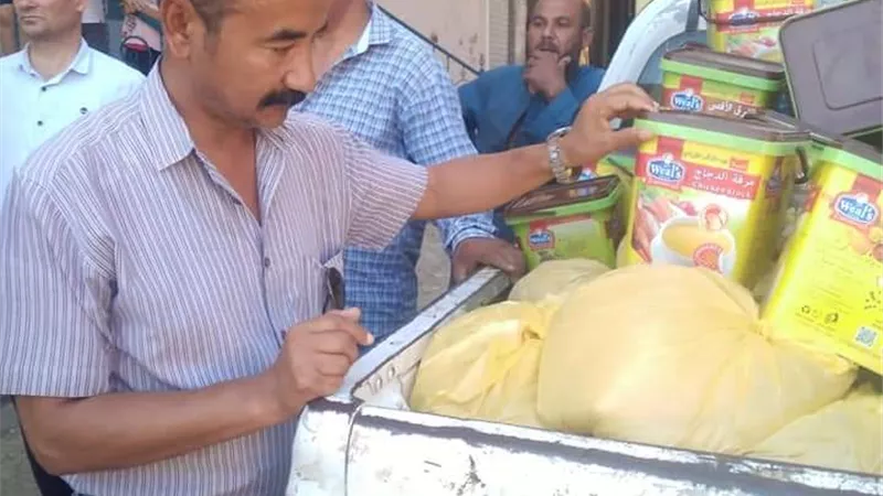 ضبط ٧ مخالفة تموينية على المحلات والمطاعم بمركز ابوقرقاص