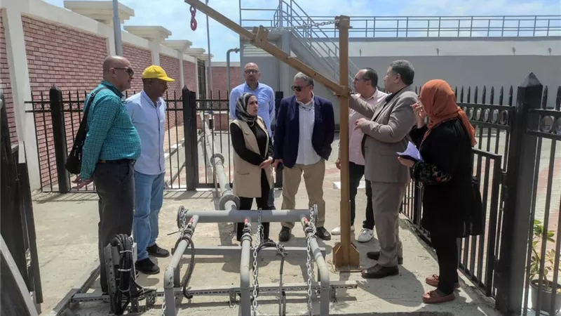 رئيس مياه دمياط وممثلو الأمم المتحدة يتفقدون محطة صرف طبل