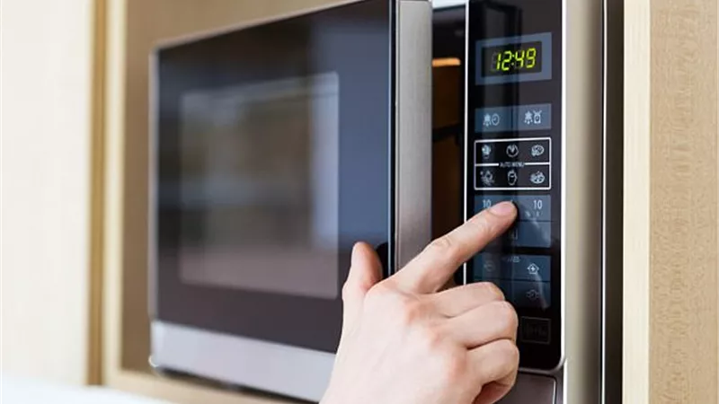 10 استخدمات رائعة للميكروويف