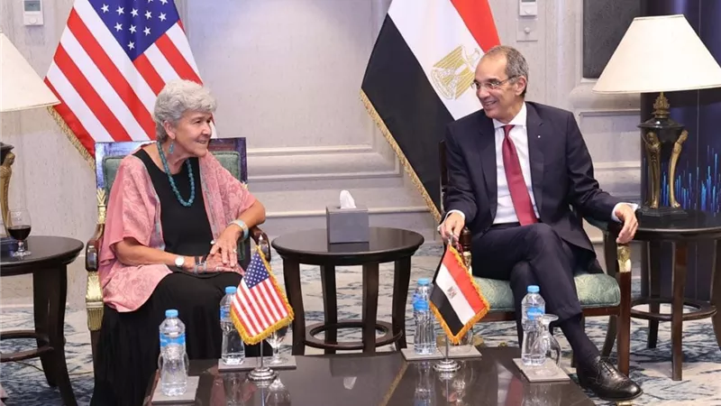 طلعت:جارى العمل على اصدار قانون تصنيف البيانات