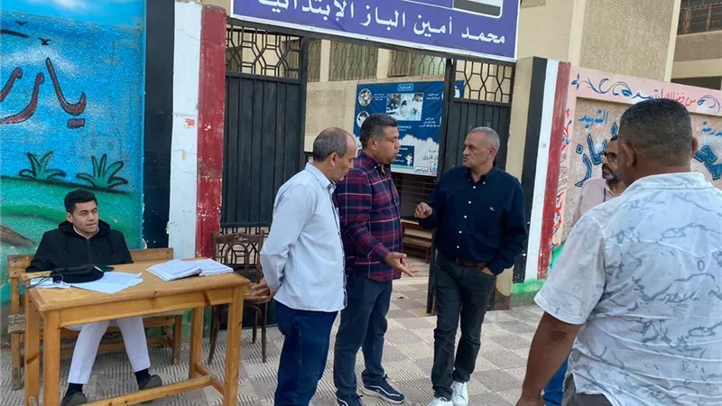 وكيل تعليم الدقهلية يتفقد مركز توزيع أسئلة الدبلومات الفنية