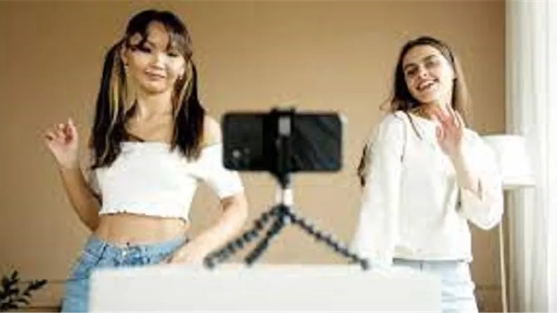 المرأة_هل تكون ديوثة اذا رضيت الفاحشة على بناتها