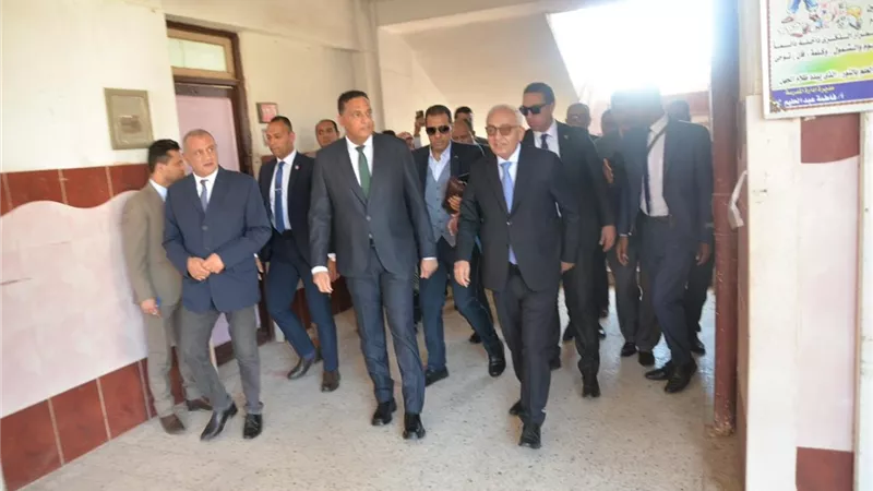 وزير التعليم ومحافظ الدقهلية يتفقدان لجان الشهادة الإعدادية
