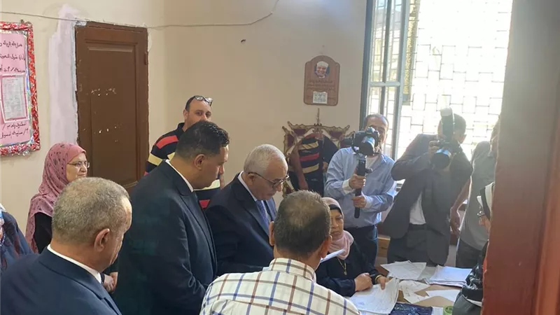 تداول امتحان الدراسات للشهادة الإعدادية بالدقهلية