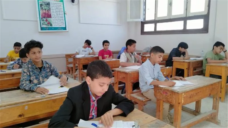 بدء امتحانات الفصل الدراسي الثانى للشهادتين الابتدائيه والإعدادية