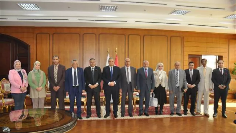 رئيس جامعة كفرالشيخ يستقبل فريق الهيئة القومية لضمان جودة التعليم