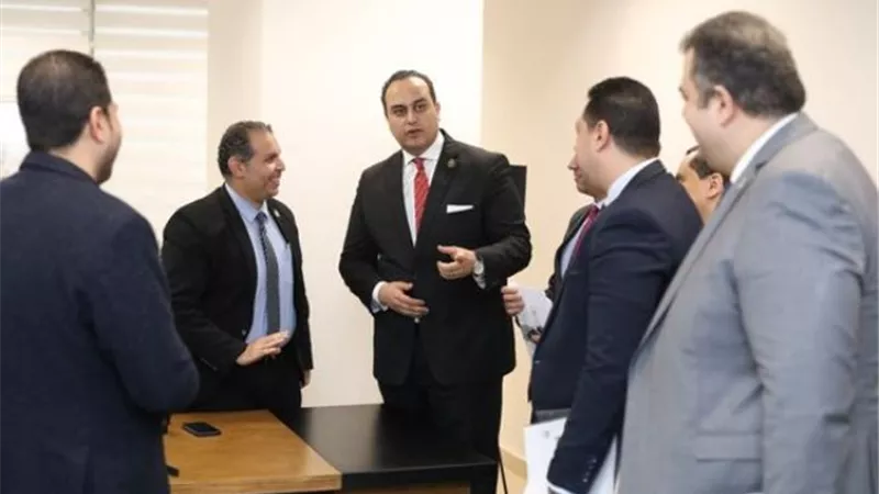 رئيس هيئة الرعاية الصحية يباشر عمله رسميًا من مقر العاصمة الإدارية