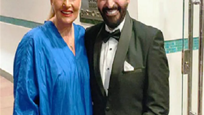 يسرا تحتفل مع حميد الشاعري بحفل زفاف ابنته نبيلة