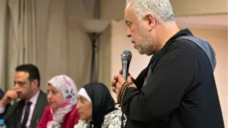نقيب الممثلين فى ندوة عن منظومة الفاتورة الإلكترونية