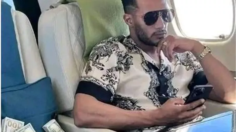 بعد انتقاده بسبب الدولارات.. عميد القلب يكشف تفاصيل حواره مع محمد رمضان