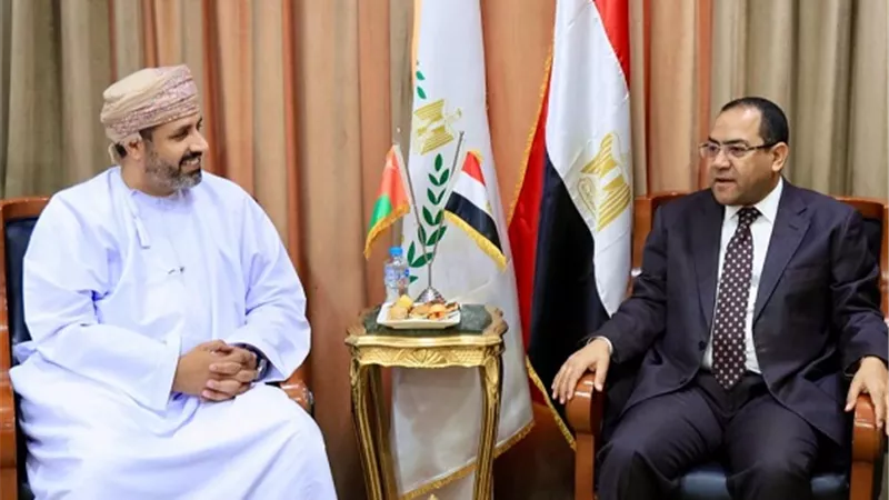 د. صالح الشيخ.. يستقبل وزير العمل العماني لبحث التعزيز المشترك