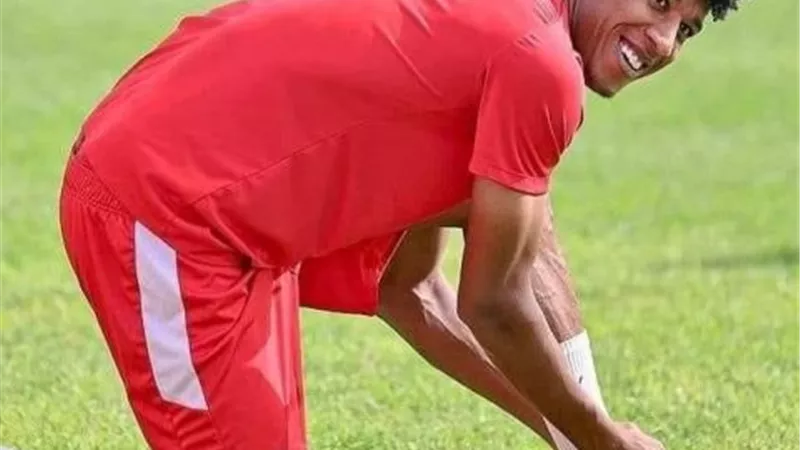 لاعب موقوف و2 مهددون بالايقاف .. موقف لاعبى الوداد من مباراة الاهلى فى النهائى