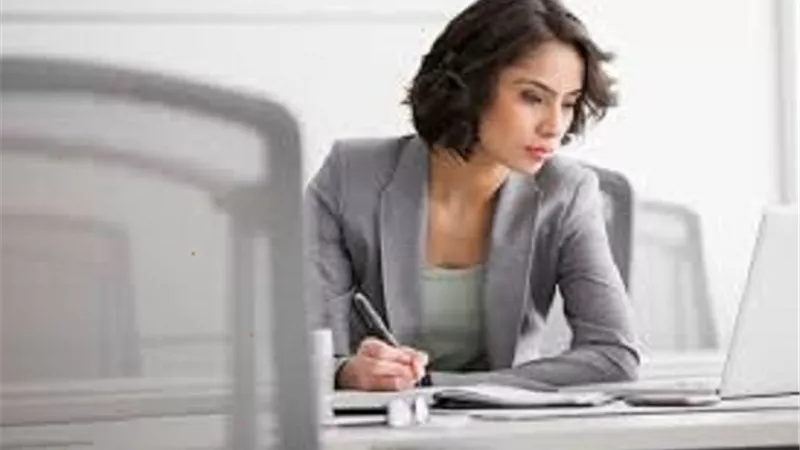دراسة تكشف اثر صحى خطير على المرأة بسبب العمل فى نوبات ليلية