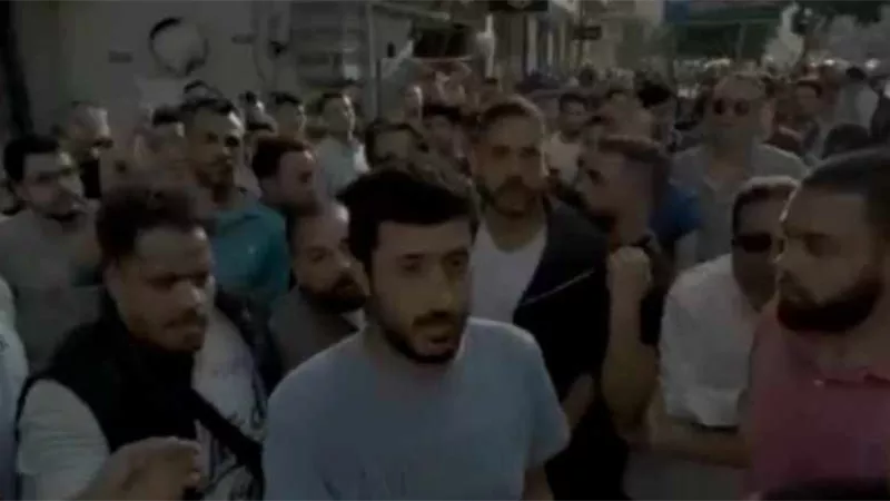 الجمهور يتلف حول أمير كرارة في كواليس فيلم 