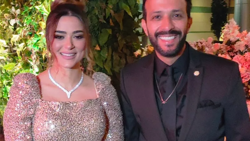 أحمد عصام فى أحدث ظهور برفقة زوجته من حفل زفاف ابنة الكابو