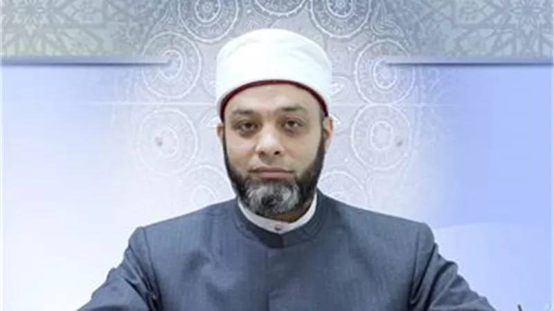أحكام التضلع بماء زمزم وفوائده..يُفندها عالم الأزهر