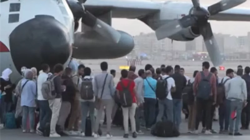 رحلة جوية من مطار دنقلا للمصريين العائدين من السودان .. الثلاثاء