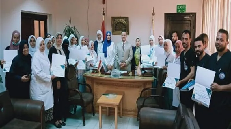 الدخاخنى يُكرم ٢٤ من تمريض مستشفيات جامعة بنها