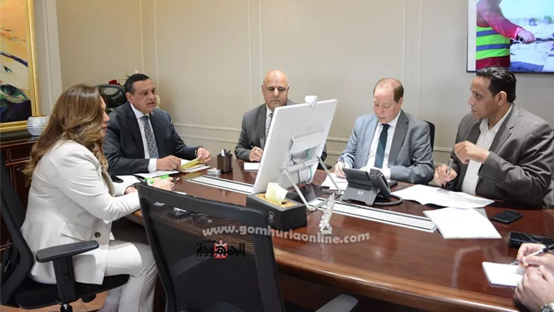 وزير التنمية المحلية يتابع موقف توريد القمح وحياة كريمة