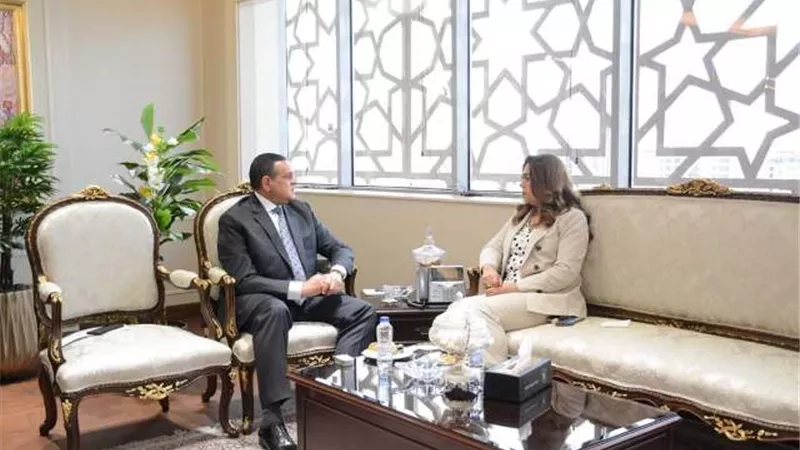 وزيرالتنميةالمحلية ومحافظ دمياط يتابعان توريدالقمح وإزالةالتعديات