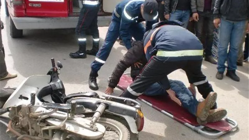 إصابة 3 شباب في انقلاب موتوسيكل بالزقازيق