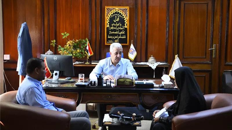 محافظ قنا و السكرتير العام ستقبلون 65 مواطنا لبحث مطالبهم