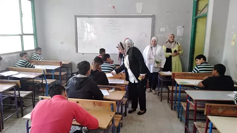 طلاب الشهادة الإعدادية بالجيزةيؤدون اليوم امتحان اللغة الإنجليزية